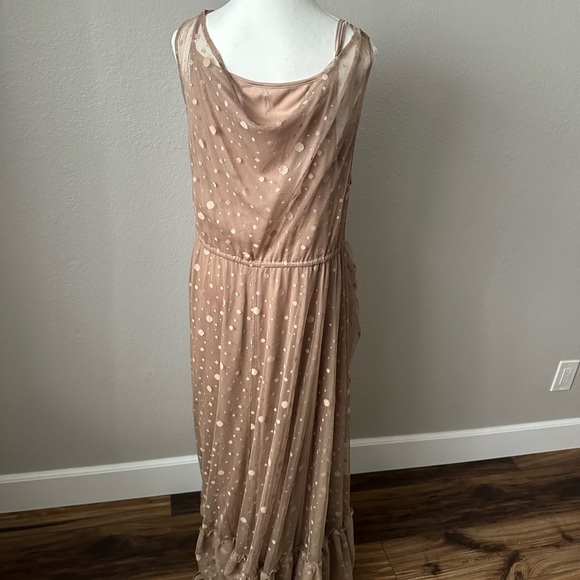 Elegant Tan Polka Dot Dress - Picture 3 of 6